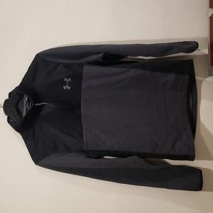 Small men's Under Armour pullover